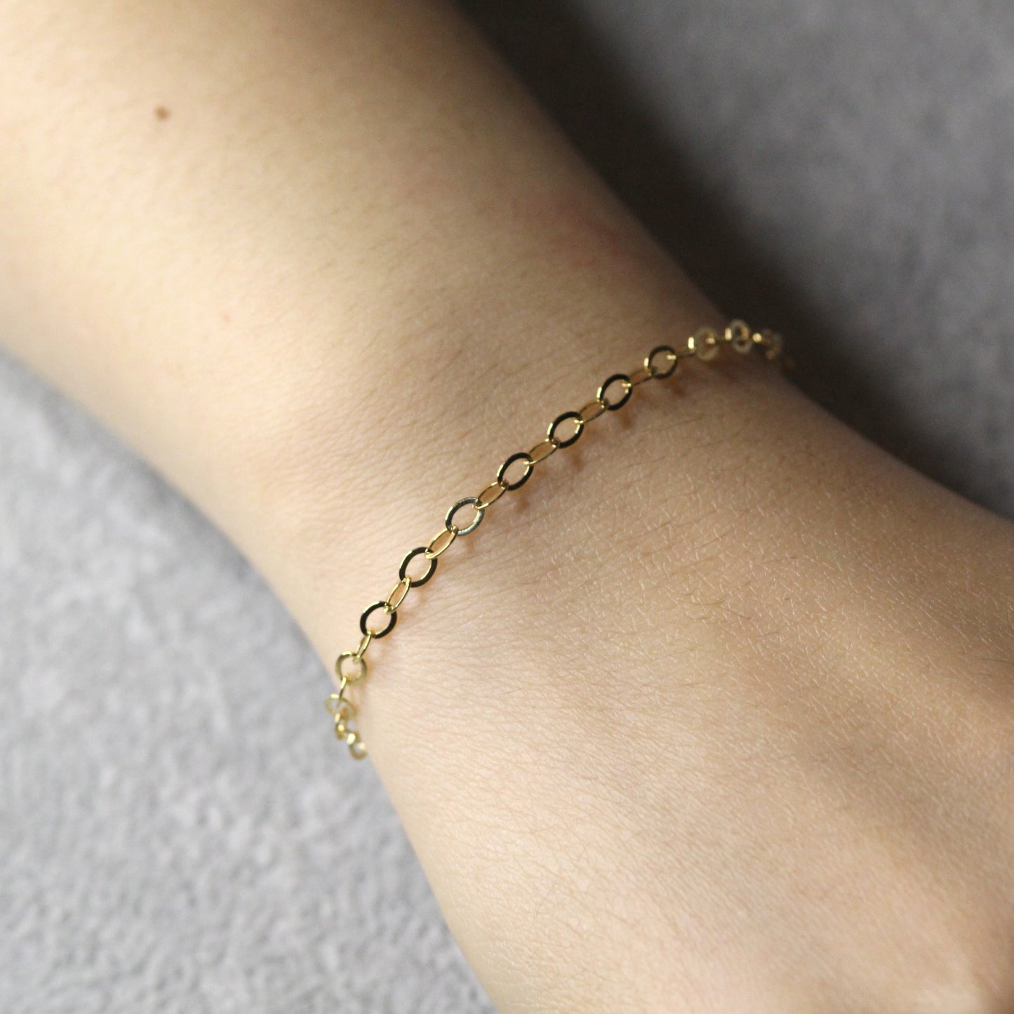 Dainty Oval Chain Gold Bracelet