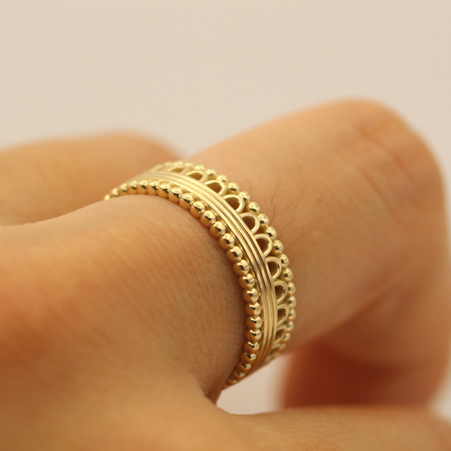 14k Antique Lace Pattern Gold Ring