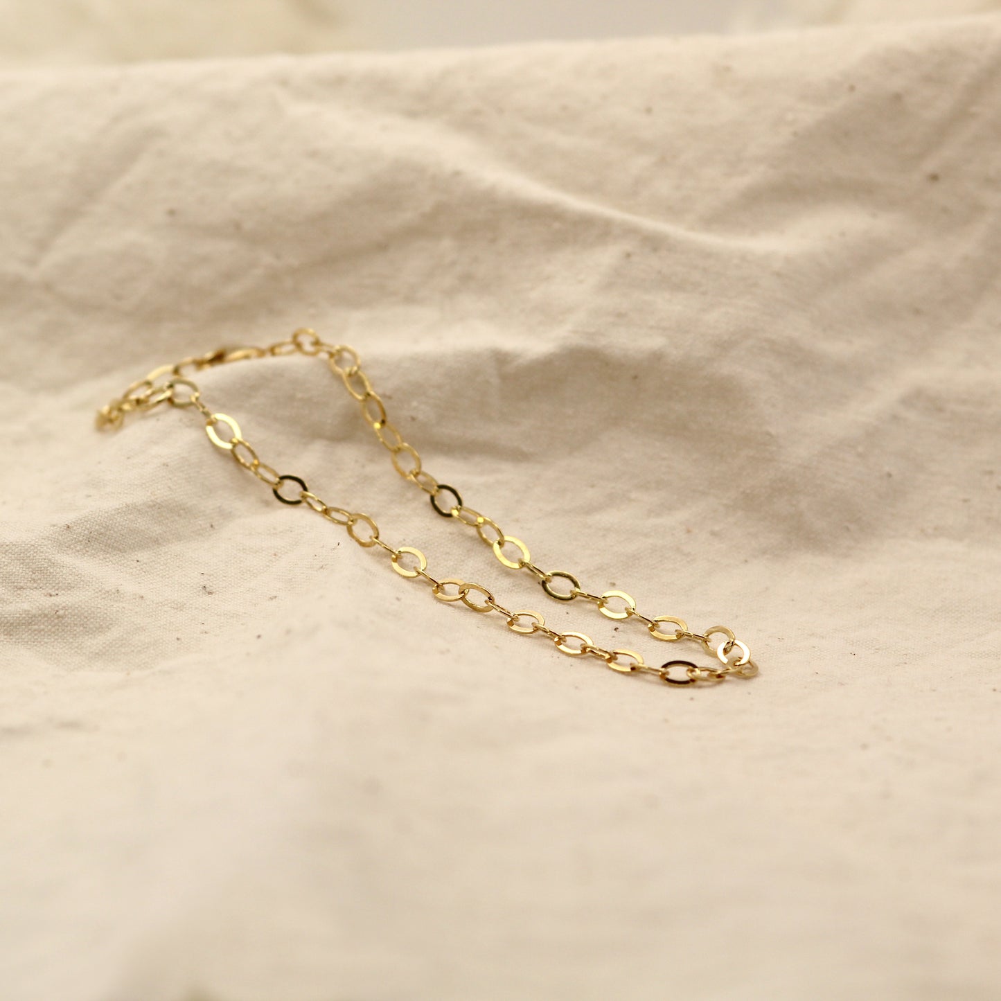 Dainty Oval Chain Gold Bracelet