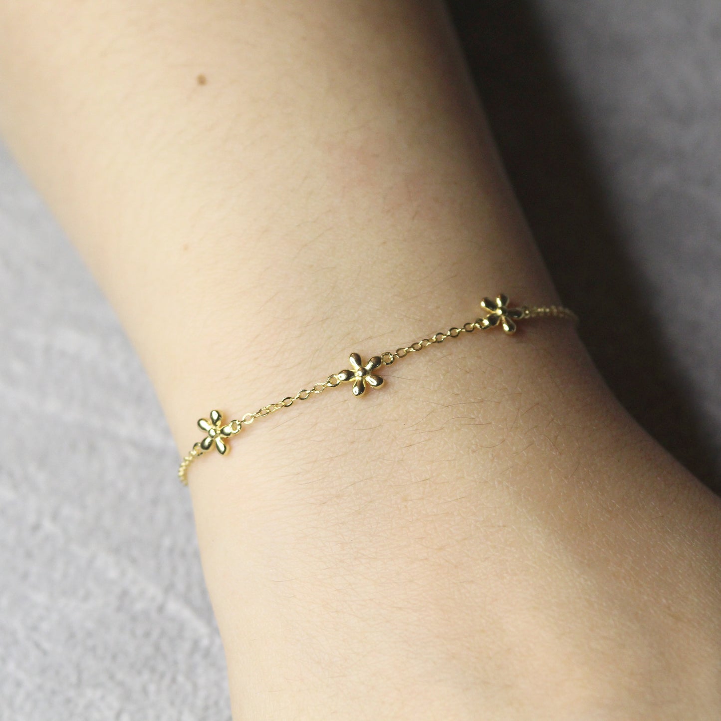 Dainty Flower Gold Bracelet