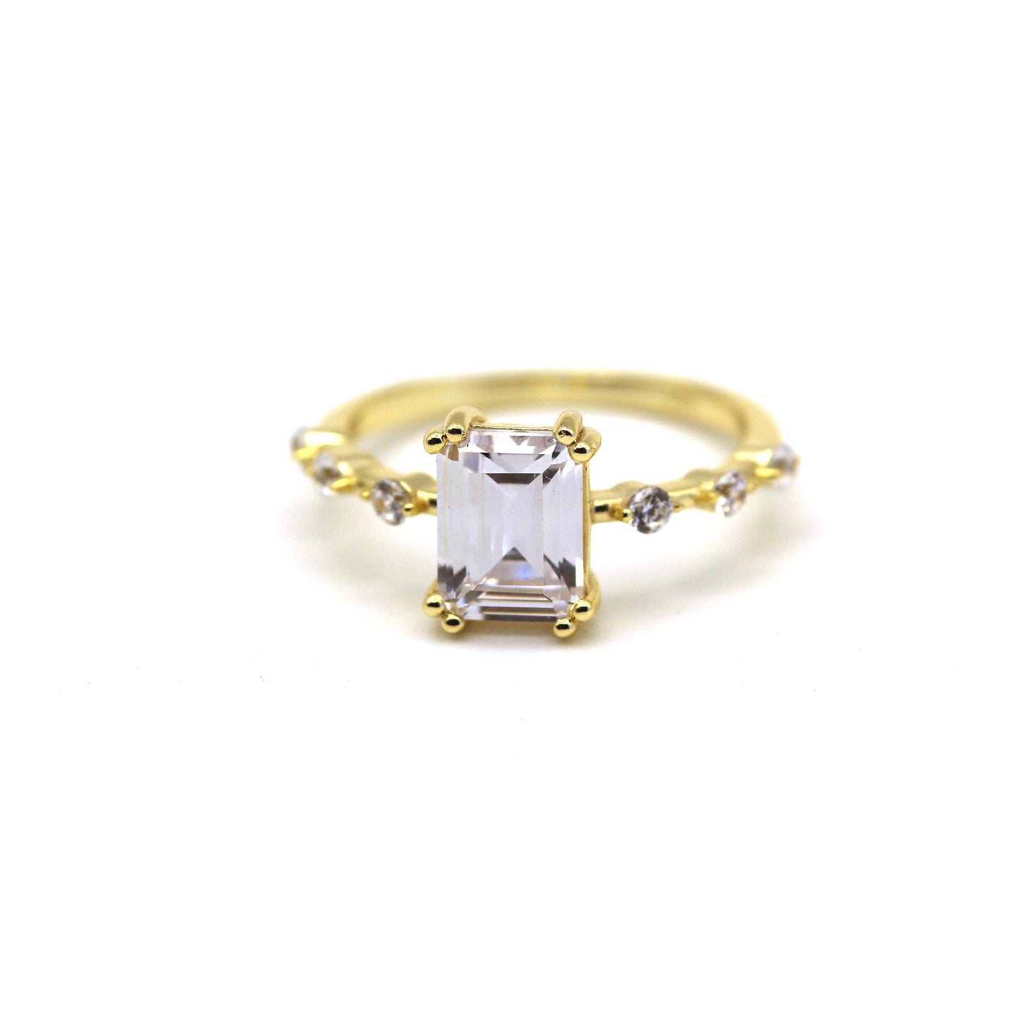 18k Unique Style Emerald Cut Diamond Gold Ring