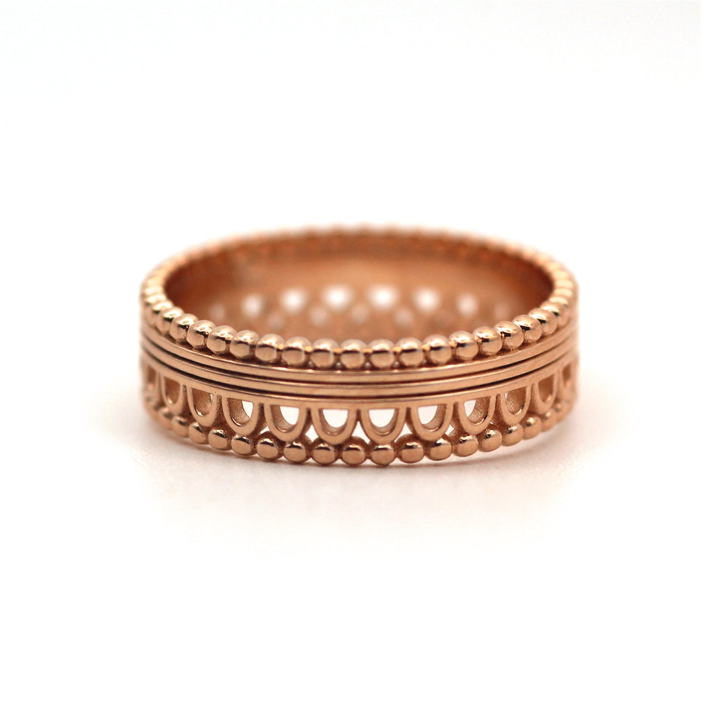 18k Antique Lace Pattern Gold Ring
