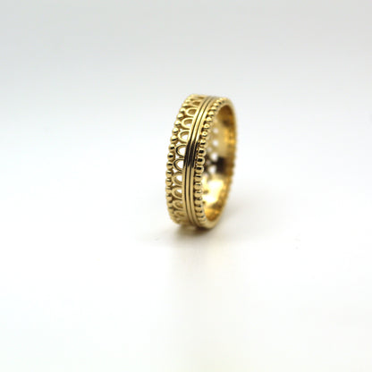 14k Antique Lace Pattern Gold Ring
