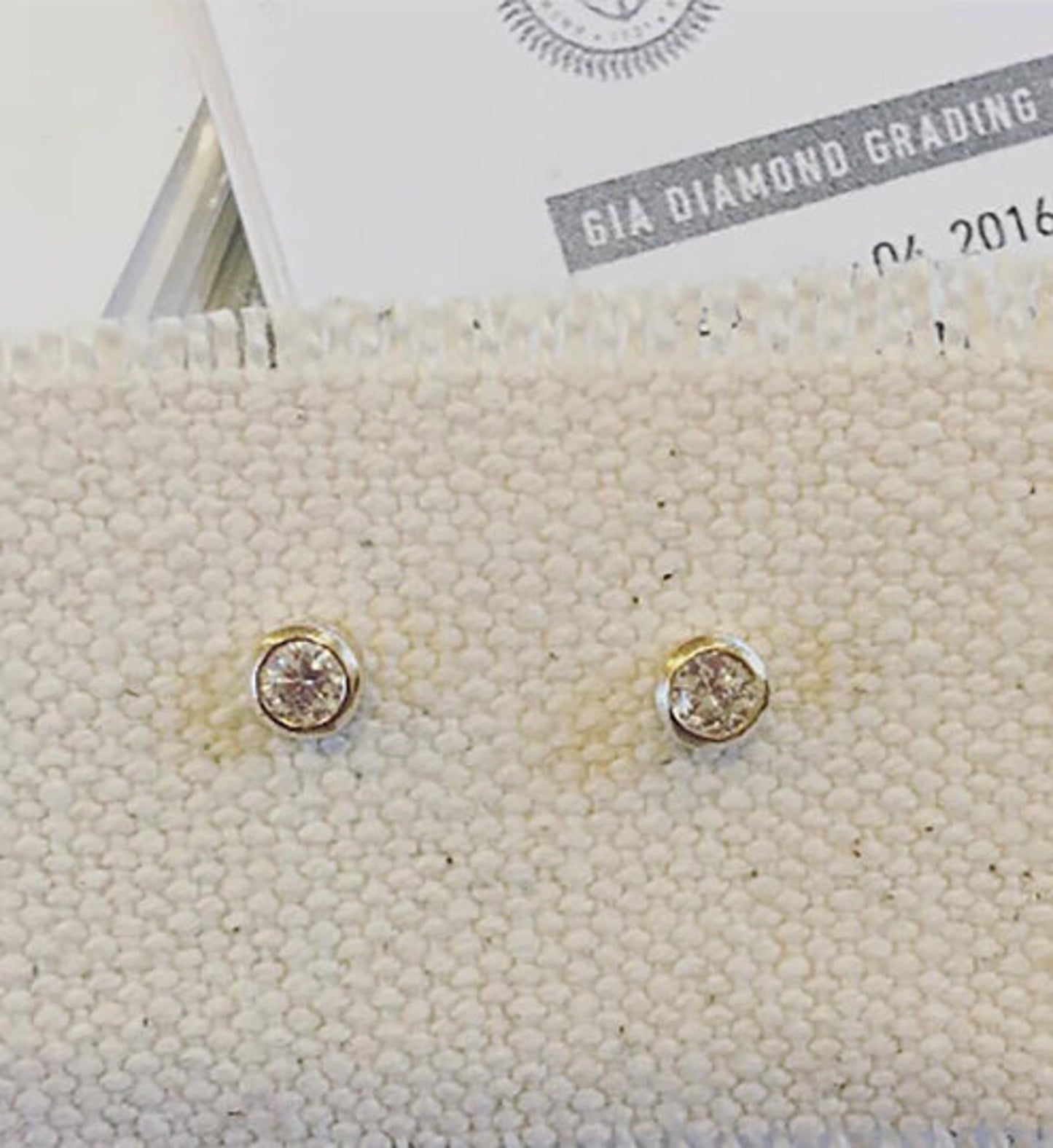 Classic Diamond Bezel Setting Gold Earring