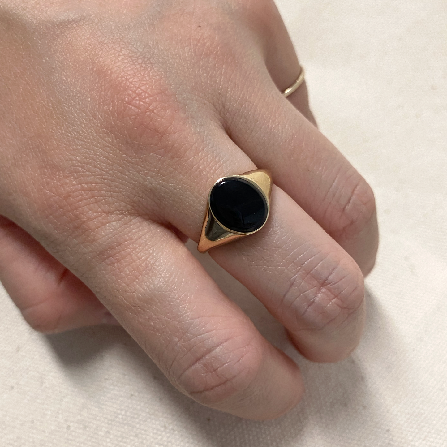 10k Gold Black Oval Onyx Ring