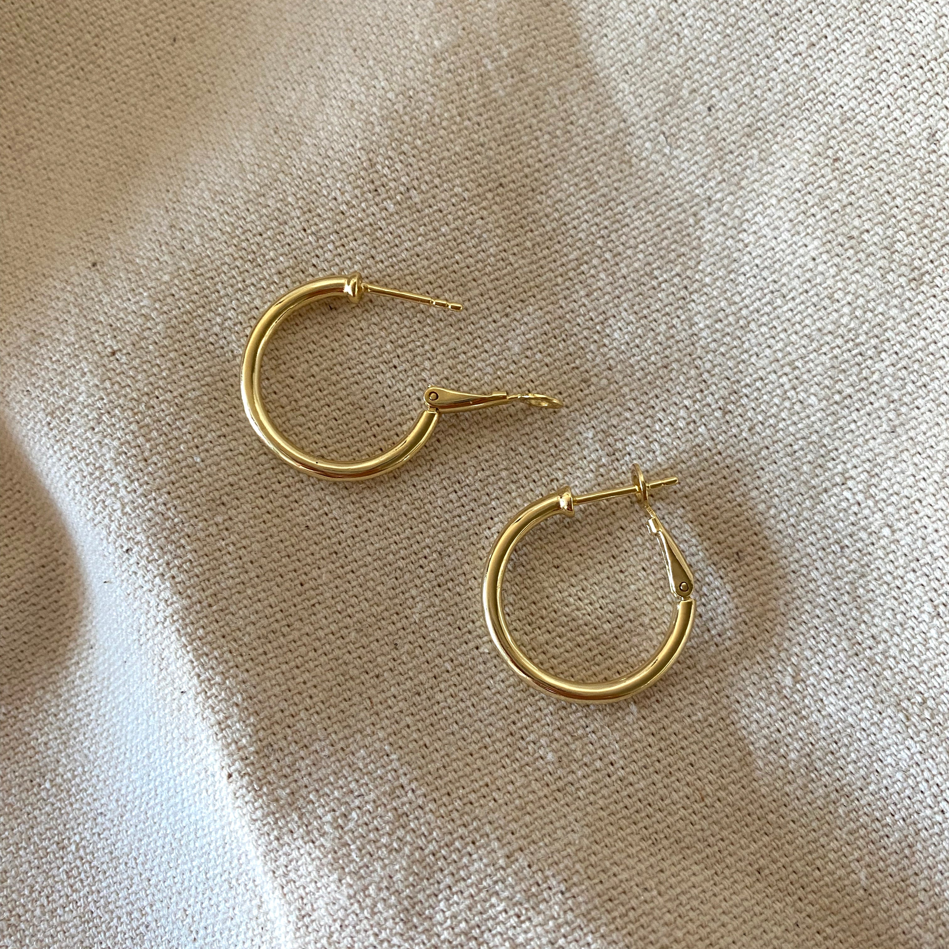 Sterling Silver Hoop Gold Earrings – VicStone.NYC