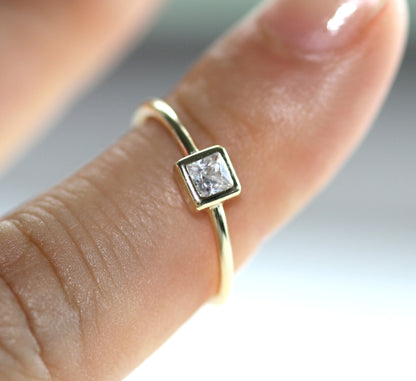 Princess Cut Diamond Engagement Ring in 14k Gold