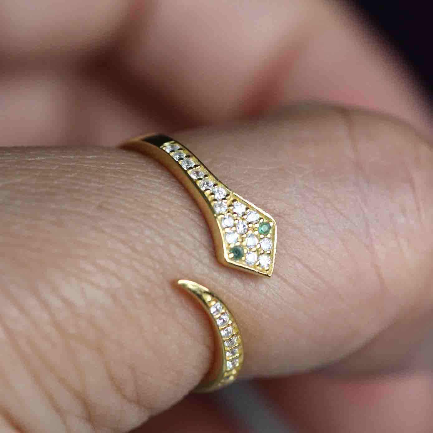 Diamond Emerald Eye Snake Ring