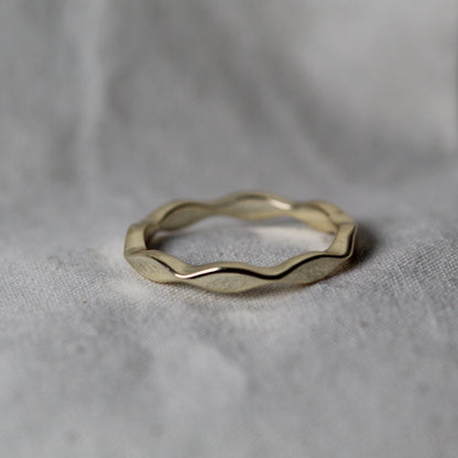 14k Modern Cut Gold Ring