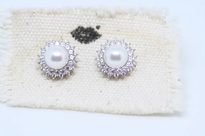 14k Gold Halo Diamond Pearl Earrings