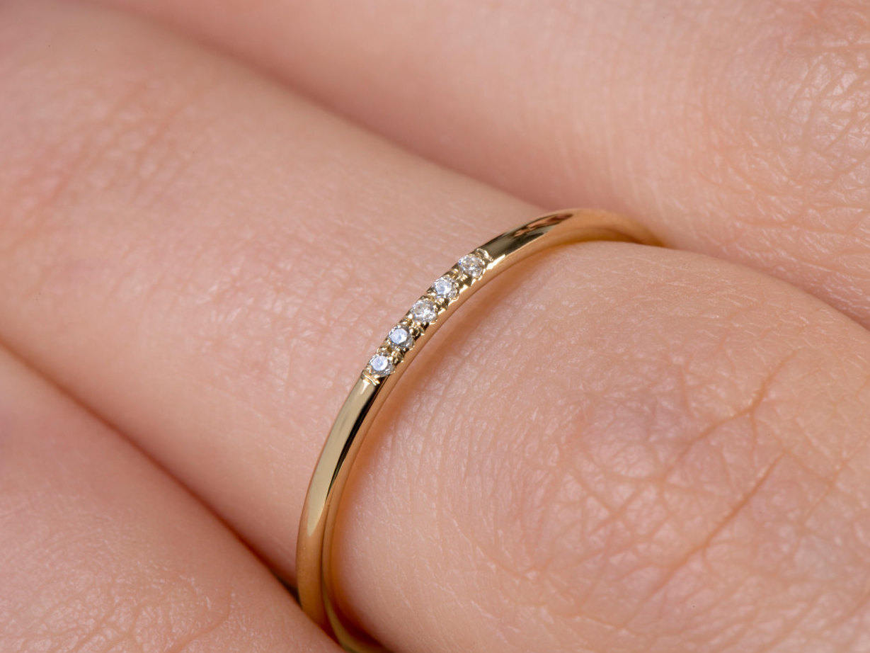 14k Tiny 5 Diamonds Ring