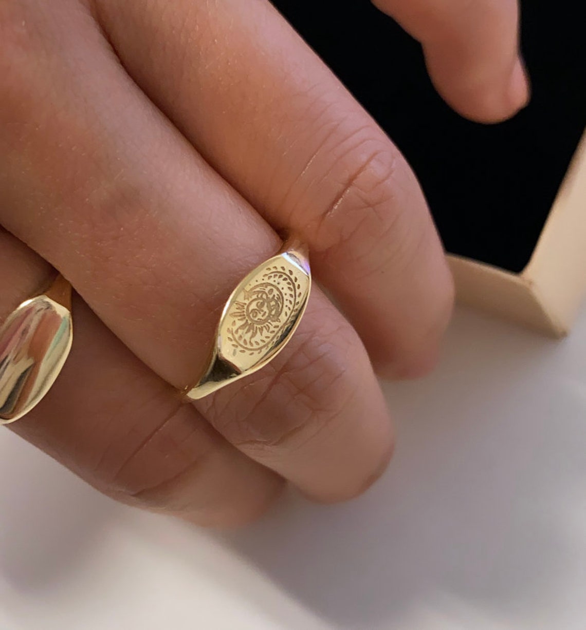 Sun and Moon Engraving Signet Ring